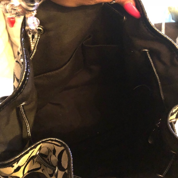 Beautiful drawstring coach purse never worn - Picture 4 of 4